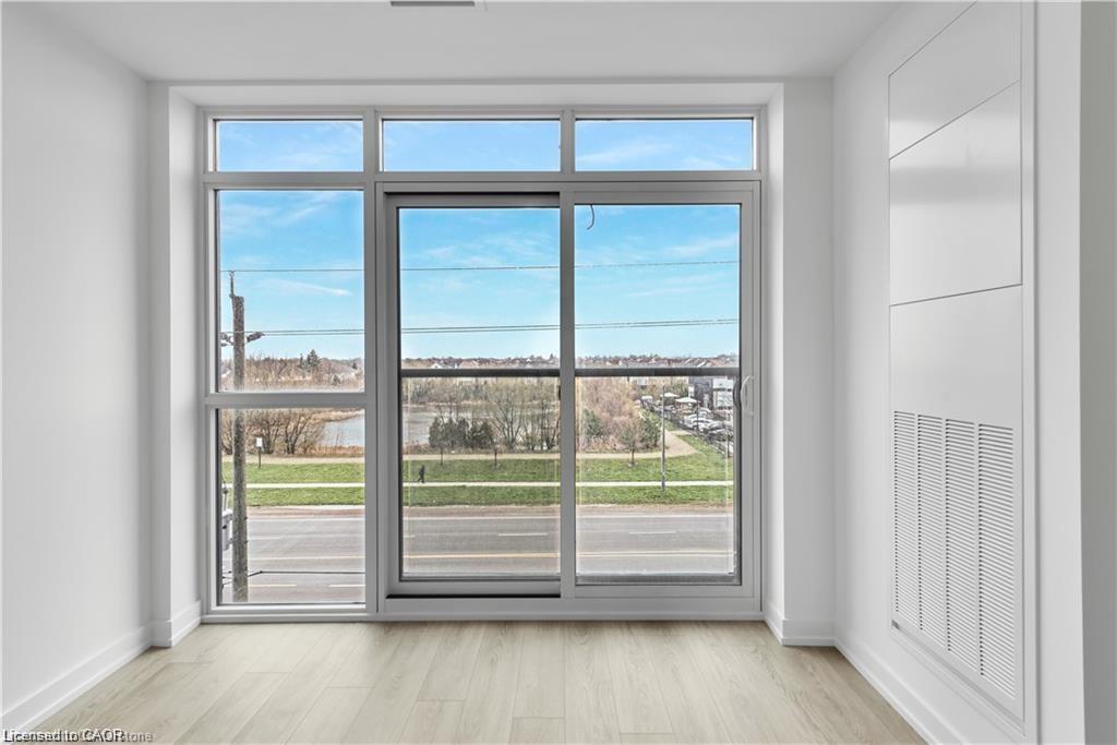 404-470 Dundas Street E Property Photo 24