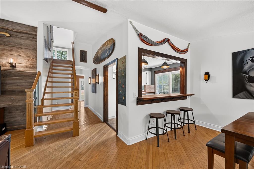 4905 Mapleview Crescent Property Photo 14