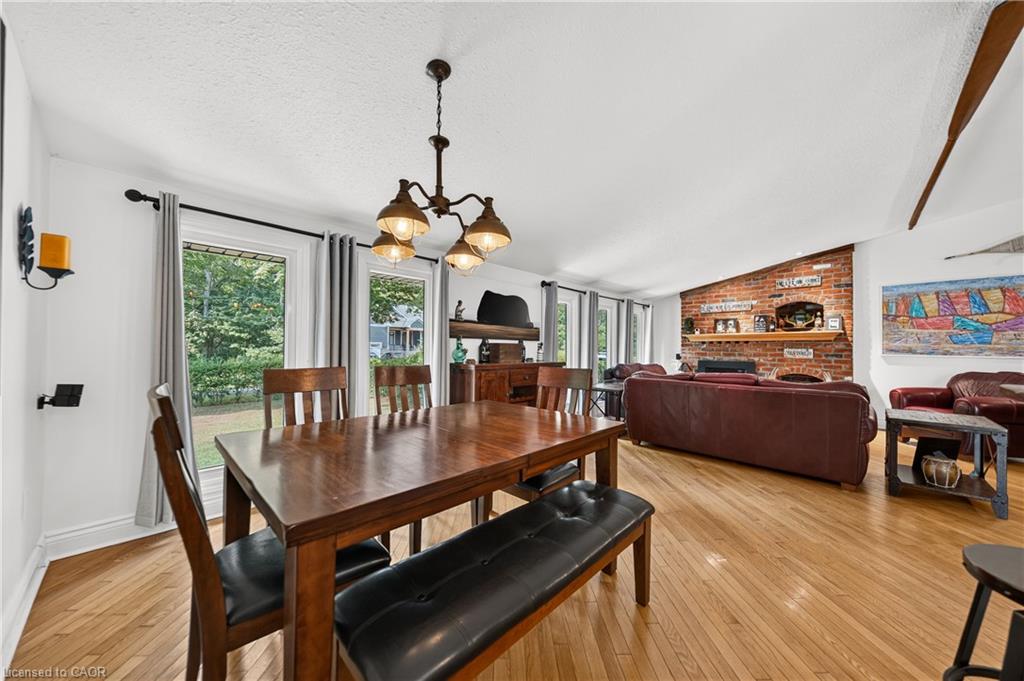 4905 Mapleview Crescent Property Photo 14