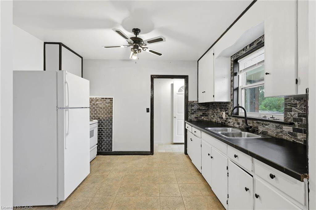 494 Annapolis Avenue Property Photo 8