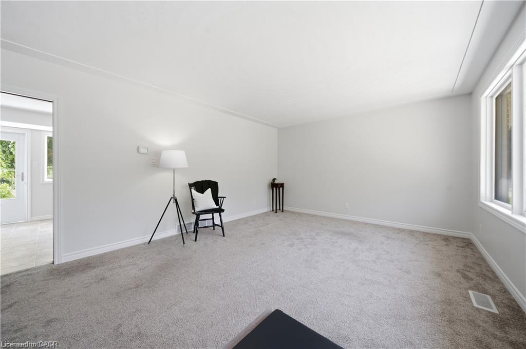 64 Warren Road Property Photo 11