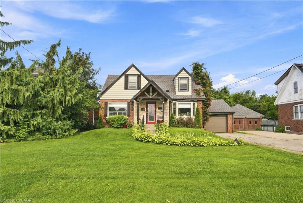 35 Centennial Parkway S Property Photo 2