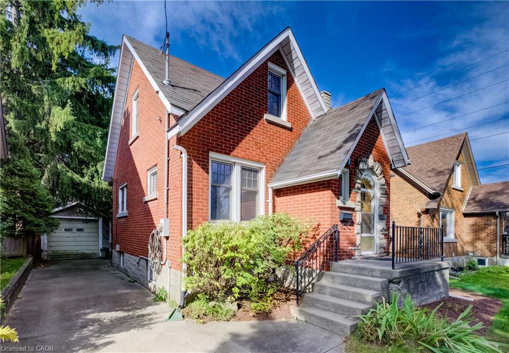 7 Locust Street Property Photo 4