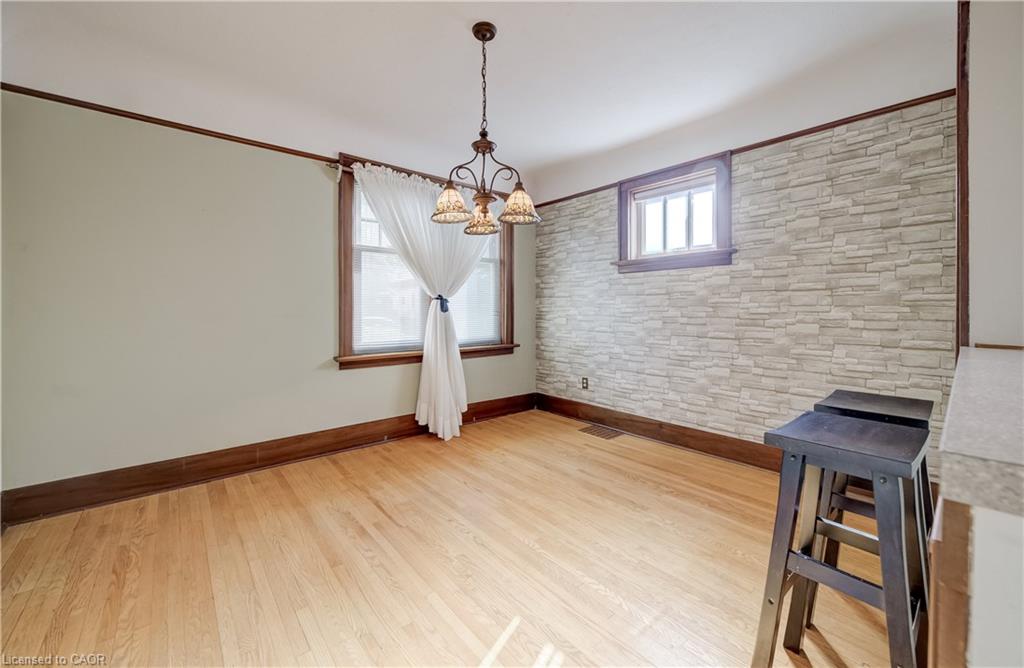 7 Locust Street Property Photo 11