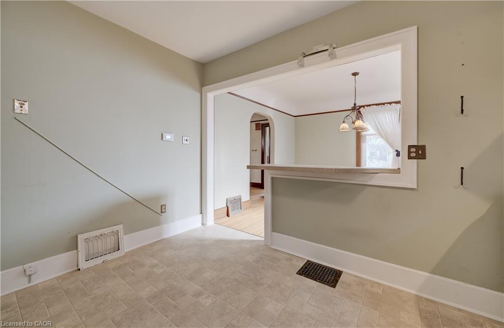 7 Locust Street Property Photo 16