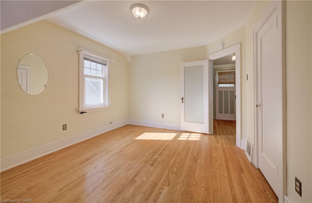7 Locust Street Property Photo 19