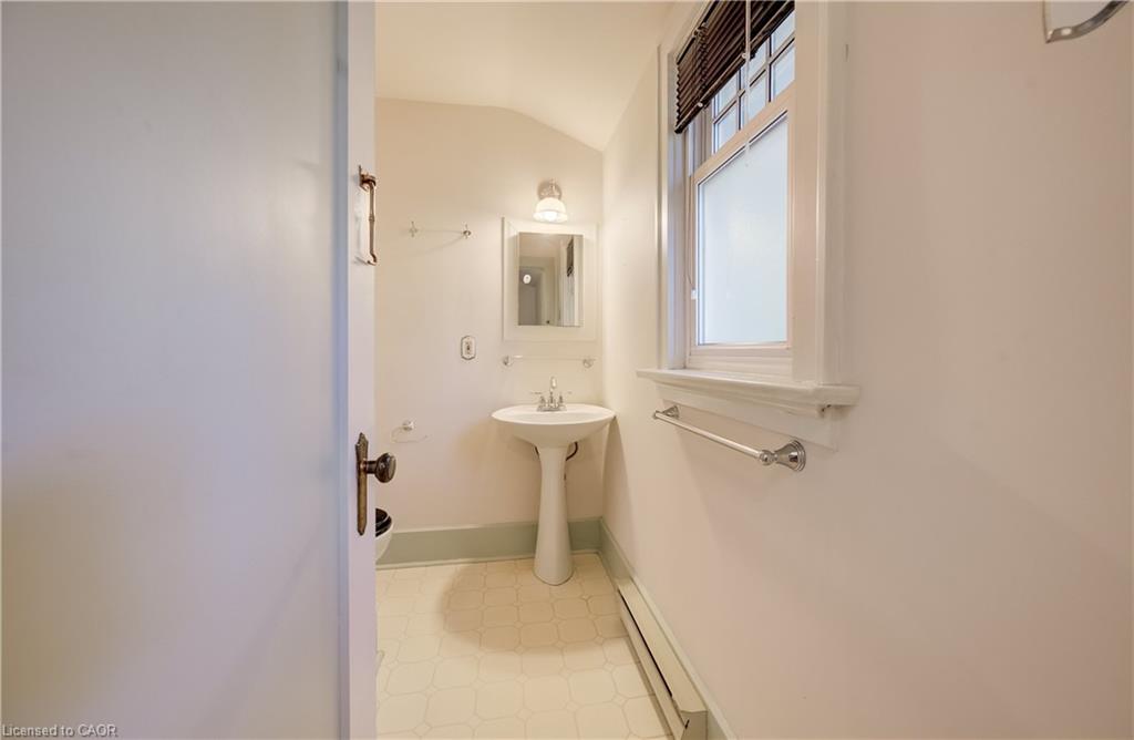 7 Locust Street Property Photo 22