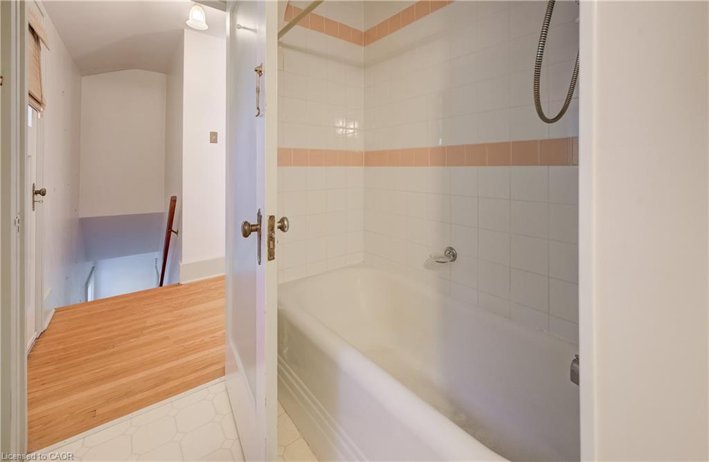 7 Locust Street Property Photo 23
