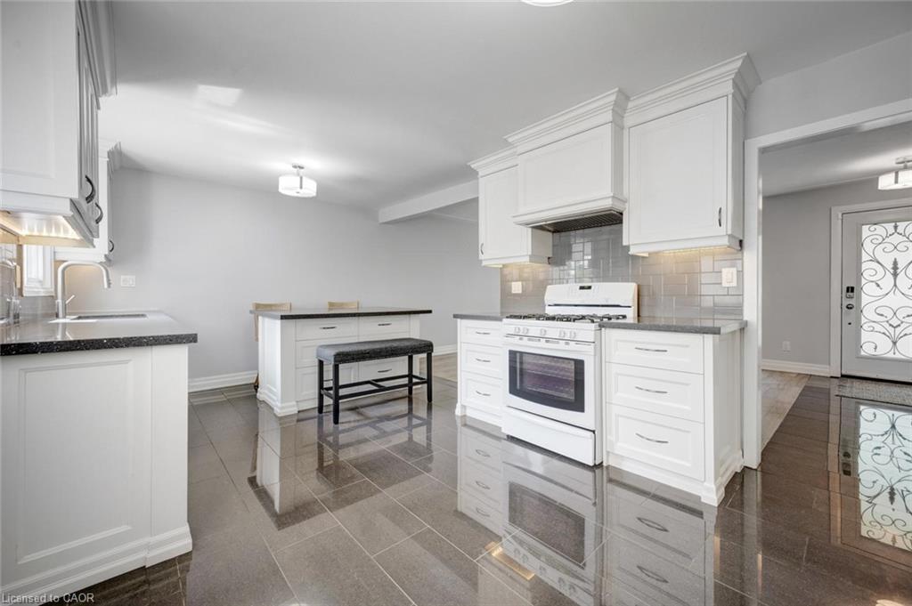 5372 Spruce Avenue Property Photo 7