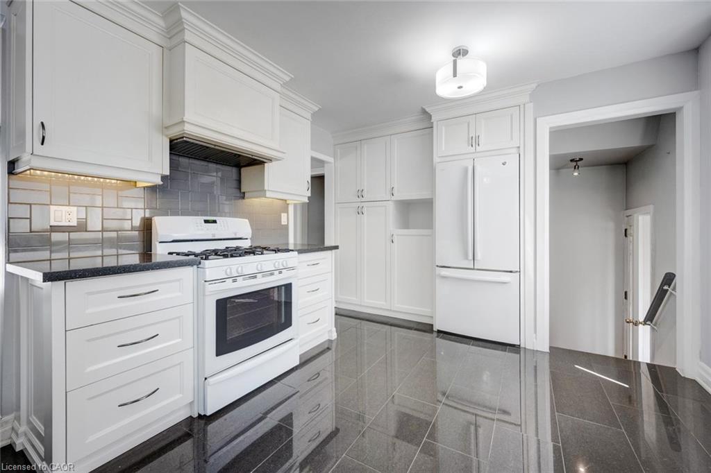 5372 Spruce Avenue Property Photo 8