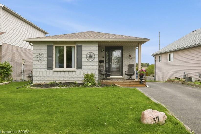 37 Anastasia Crescent Property Photo 1