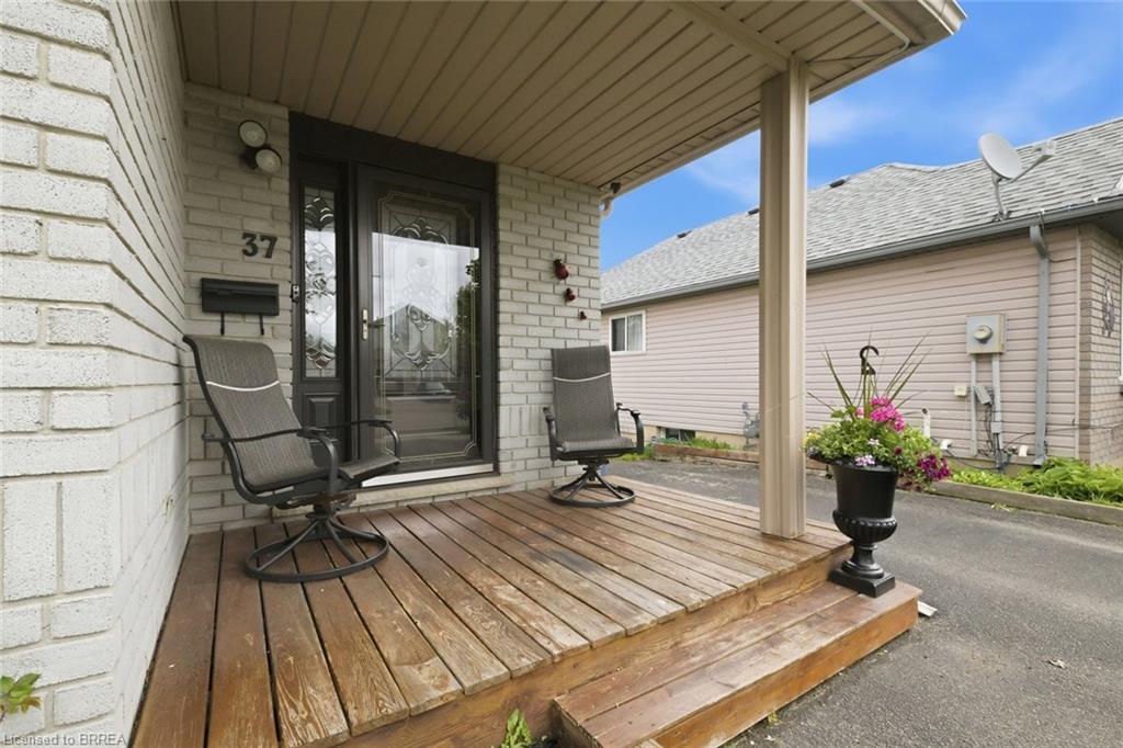 37 Anastasia Crescent Property Photo 3