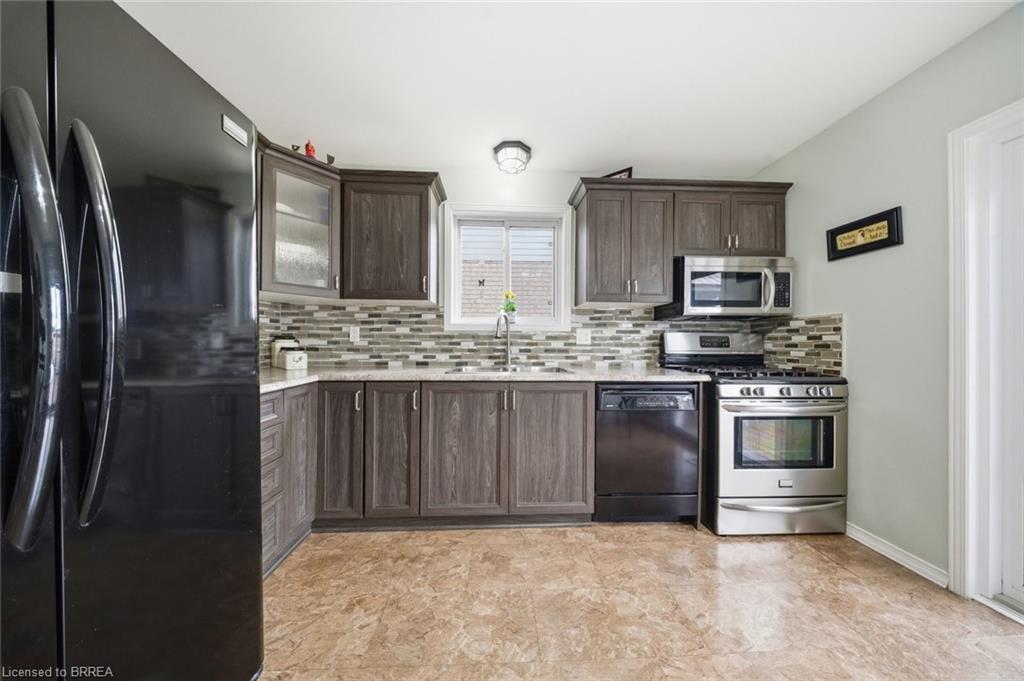 37 Anastasia Crescent Property Photo 9