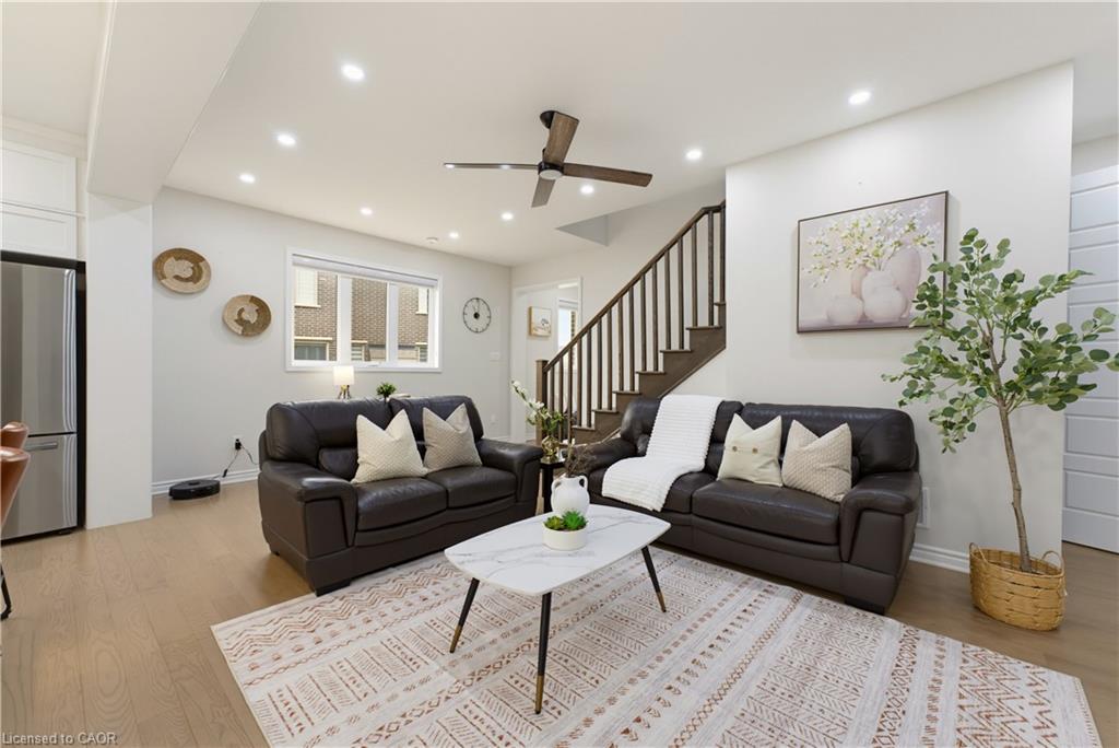 6 Milt Schmidt Street Property Photo 13