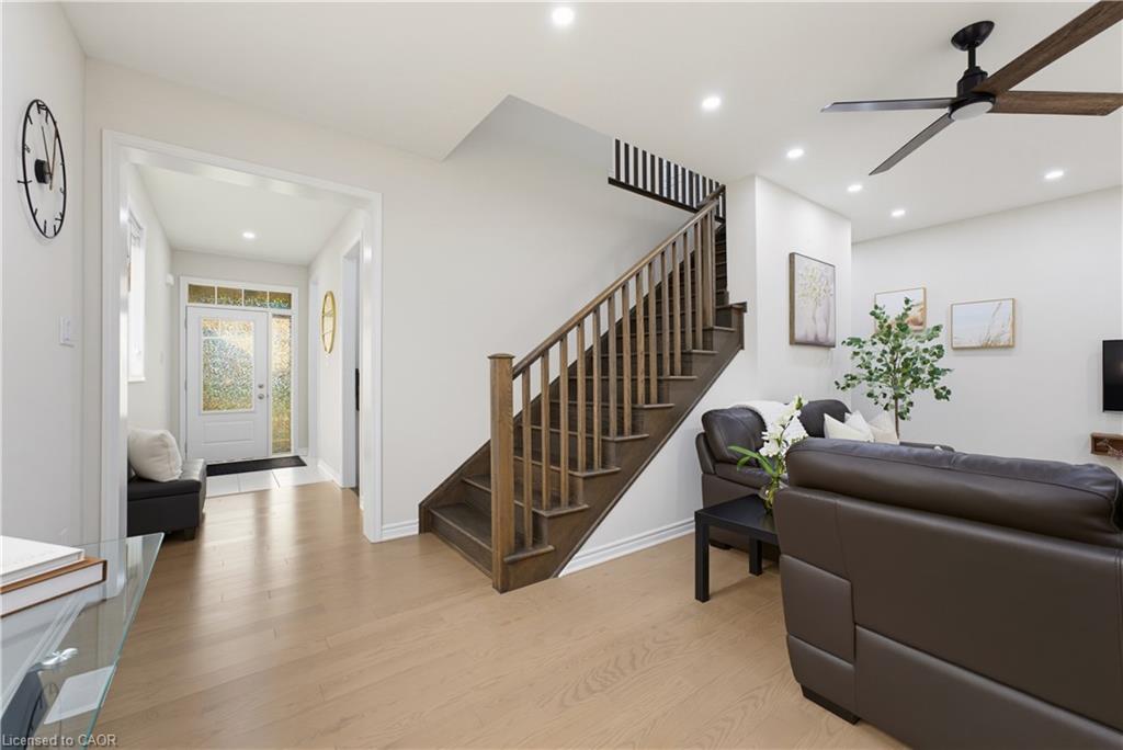 6 Milt Schmidt Street Property Photo 15