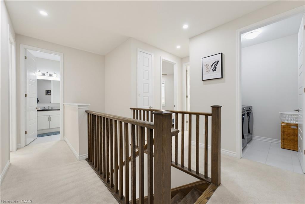6 Milt Schmidt Street Property Photo 16