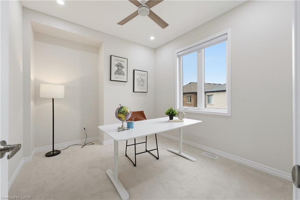 6 Milt Schmidt Street Property Photo 19