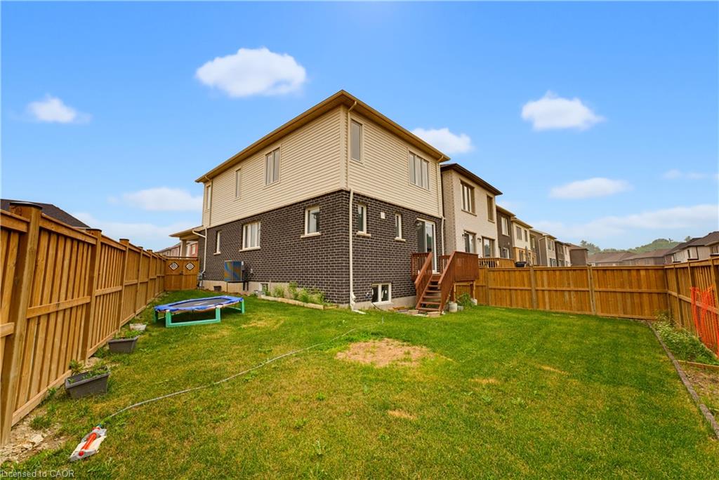 6 Milt Schmidt Street Property Photo 25