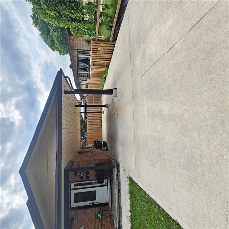 2-52 Selkirk Court Property Photo 1