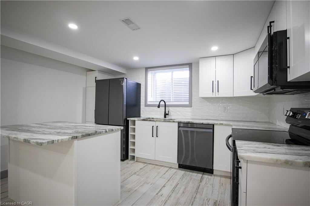 2-52 Selkirk Court Property Photo 4