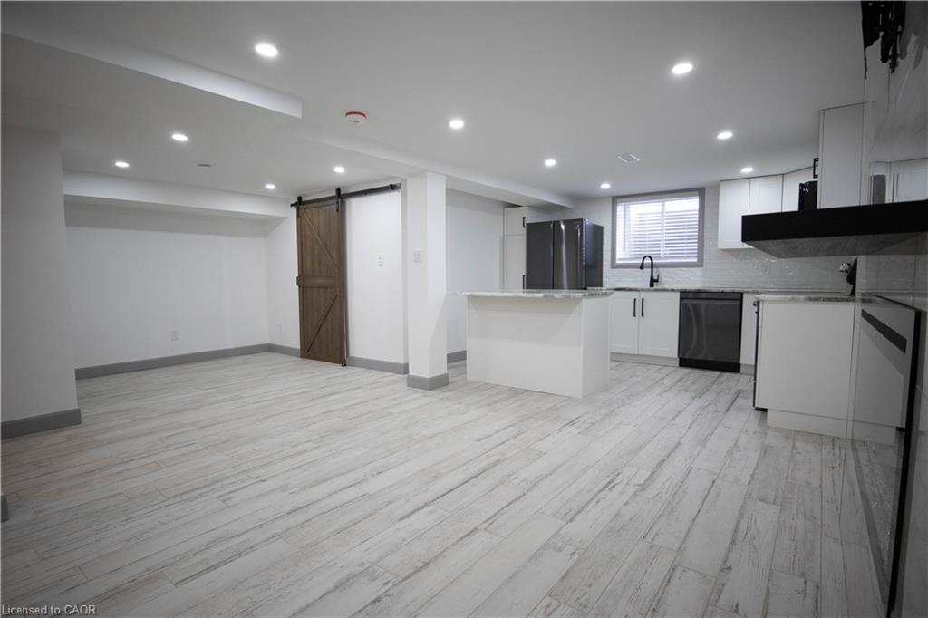 2-52 Selkirk Court Property Photo 8
