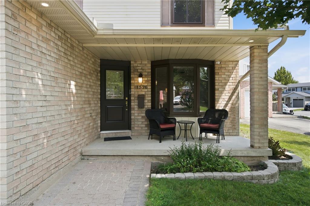 1576 Riley Avenue Property Photo 2