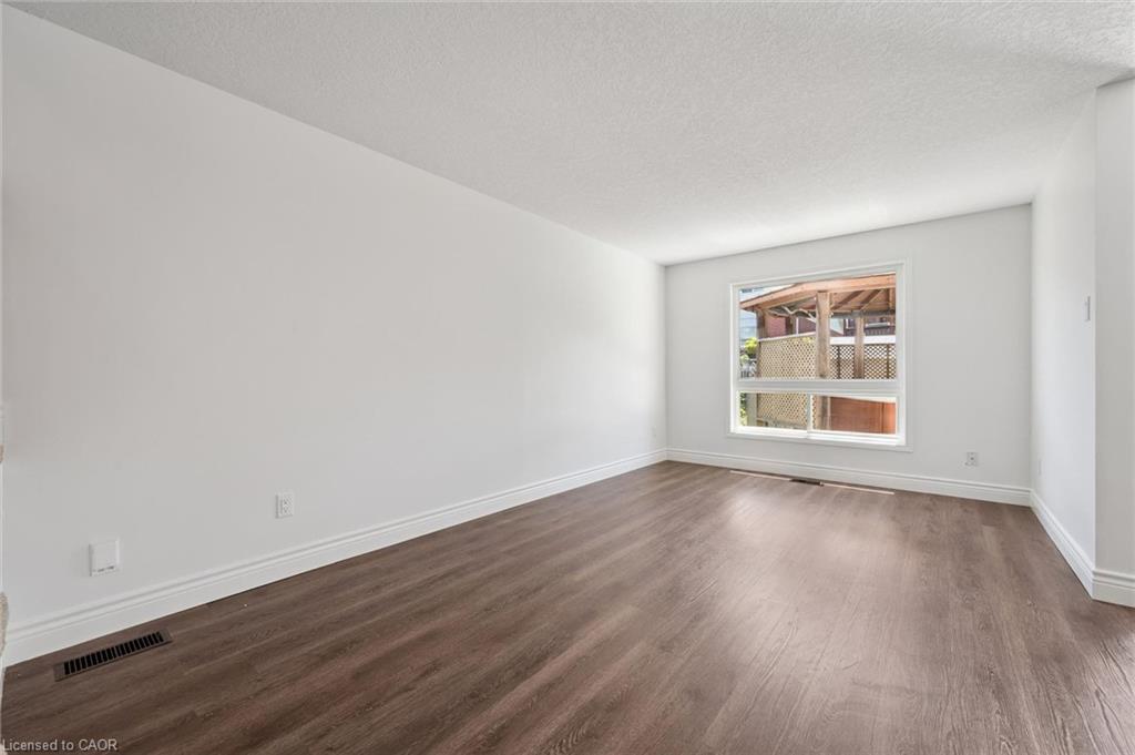 71 Peach Blossom Crescent Property Photo 6