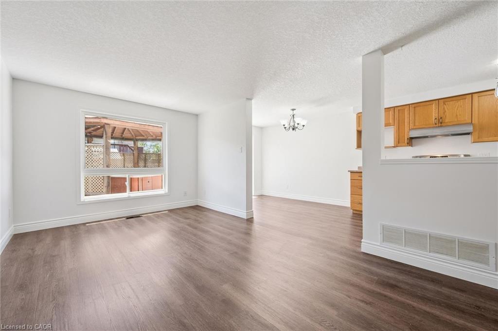 71 Peach Blossom Crescent Property Photo 7