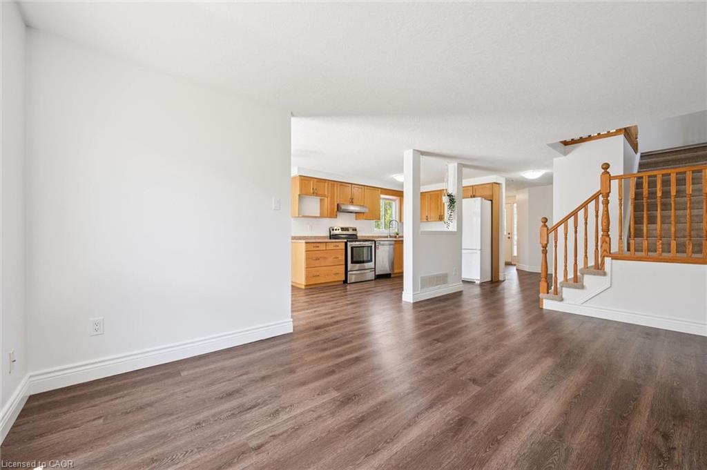 71 Peach Blossom Crescent Property Photo 8