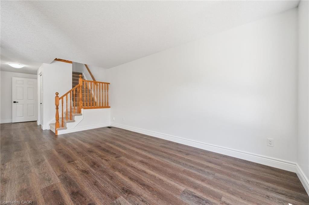 71 Peach Blossom Crescent Property Photo 10