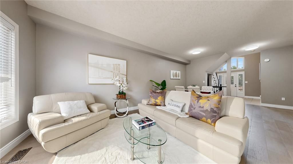 18 Spencer Crescent Property Photo 8