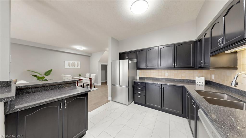18 Spencer Crescent Property Photo 16