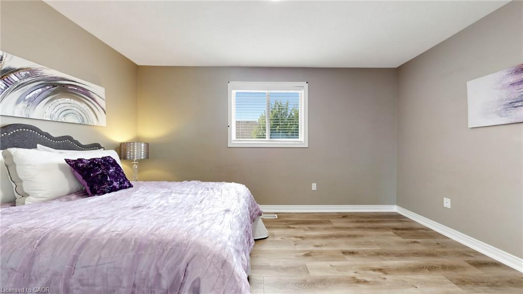 18 Spencer Crescent Property Photo 32
