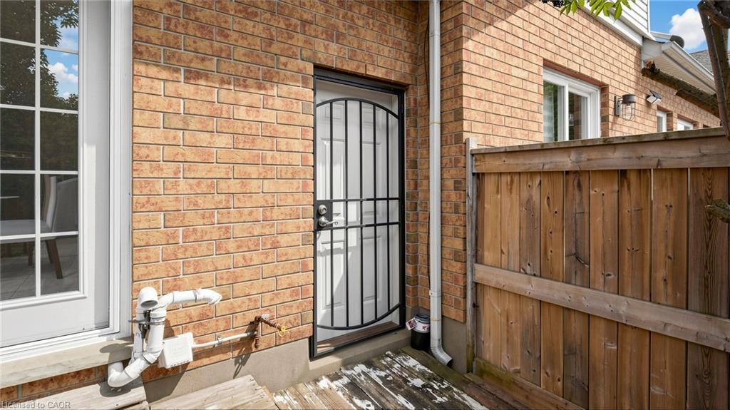18 Spencer Crescent Property Photo 46