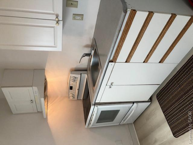 216 Dundurn Street S Property Photo 6
