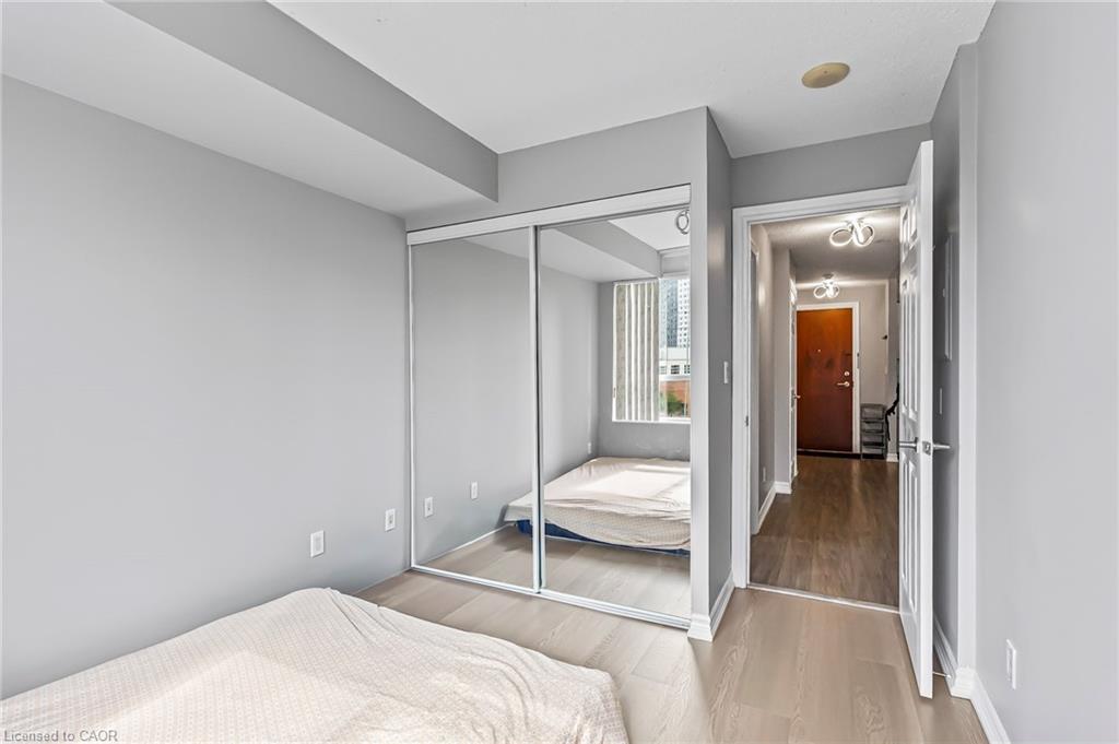 401-310 Burnhamthorpe Road W Property Photo 18