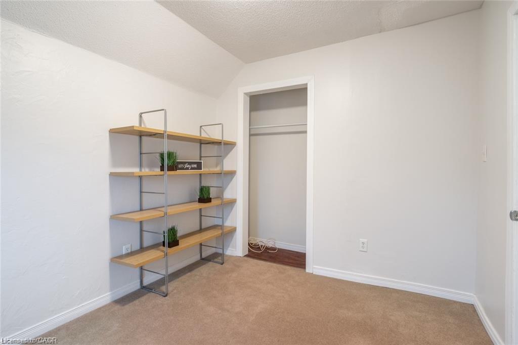 188 Sherman Avenue N Property Photo 23