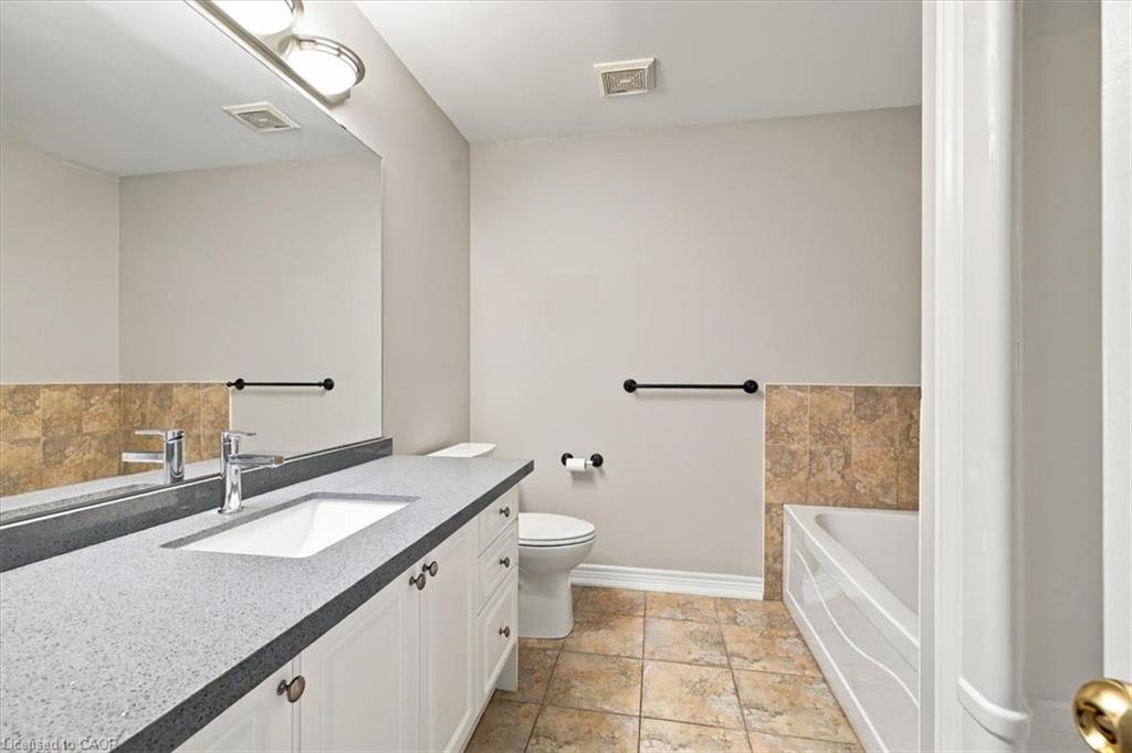 2328 Whistling Springs Crescent Property Photo 12