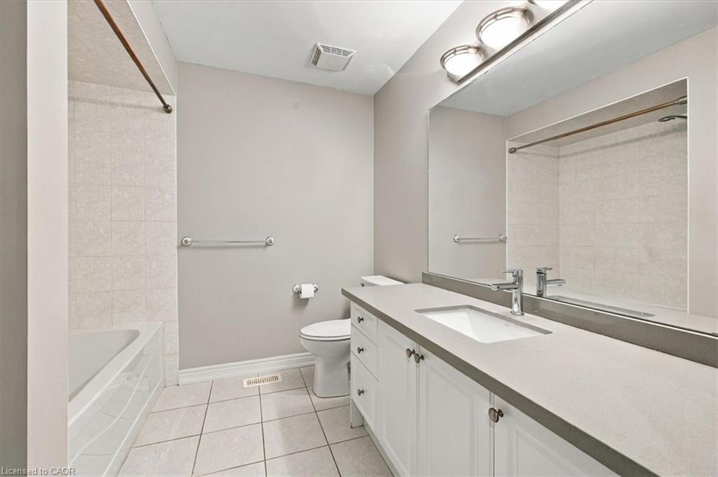 2328 Whistling Springs Crescent Property Photo 18