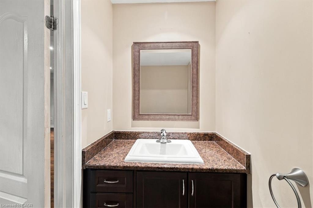 2328 Whistling Springs Crescent Property Photo 24