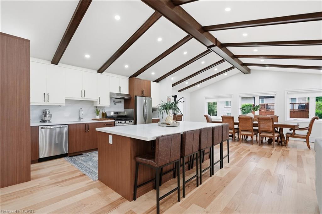 4861 Mapleview Crescent Property Photo 15