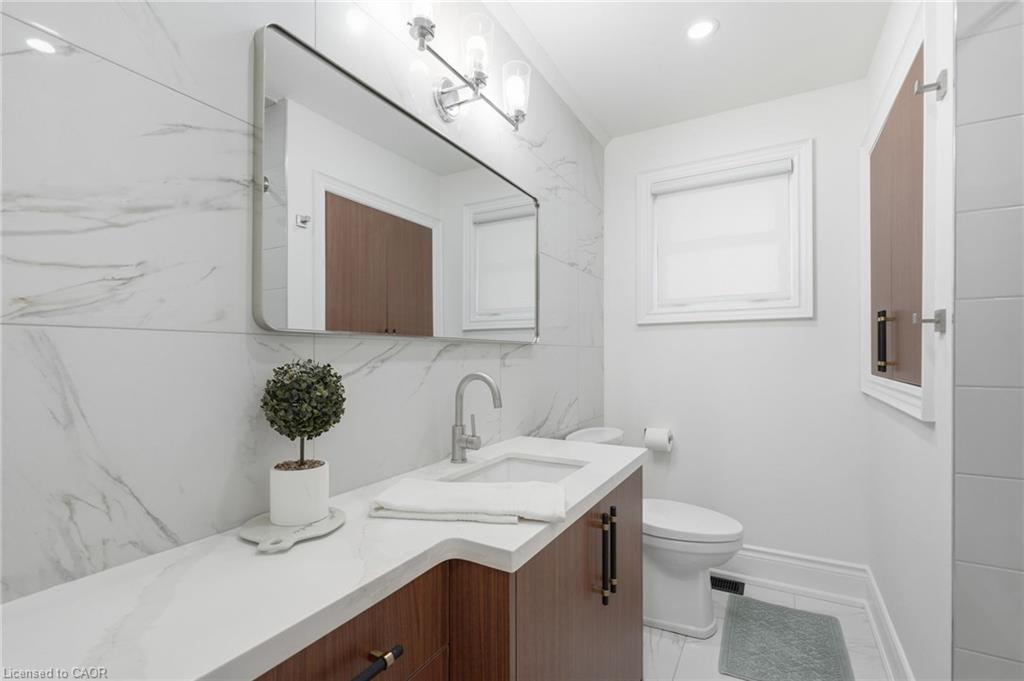 4861 Mapleview Crescent Property Photo 28