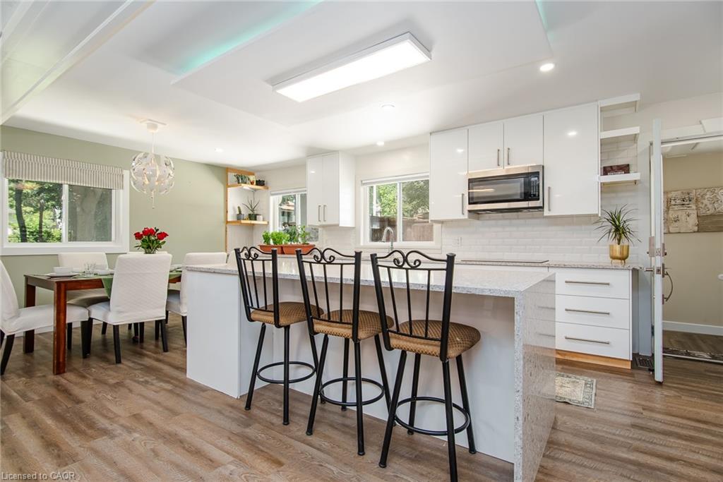 99 John Street W Property Photo 8