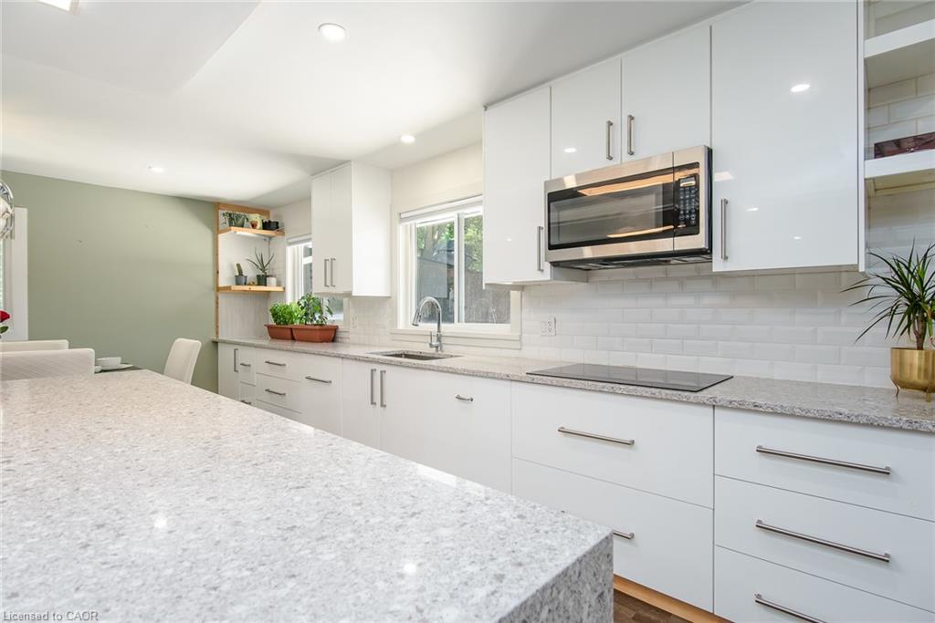 99 John Street W Property Photo 9
