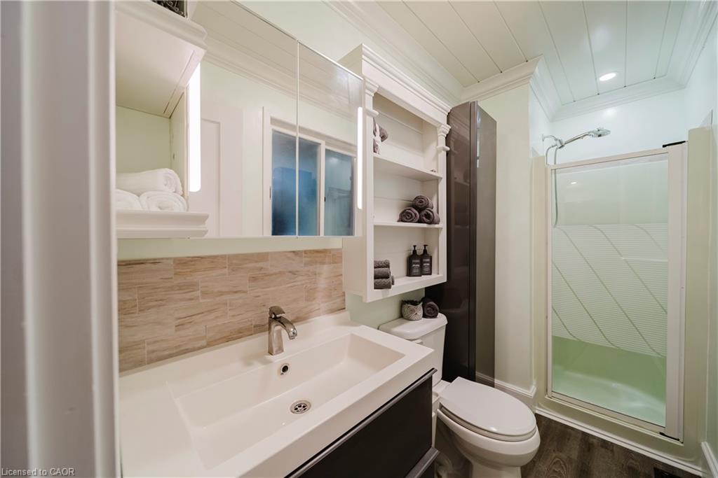 99 John Street W Property Photo 22