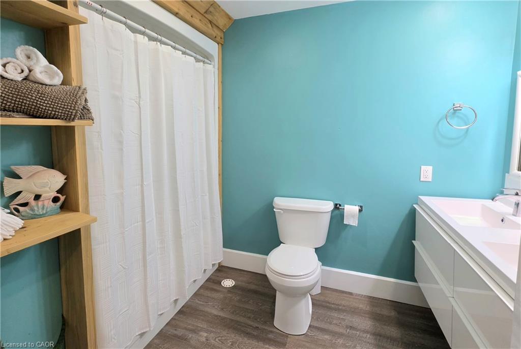 99 John Street W Property Photo 24