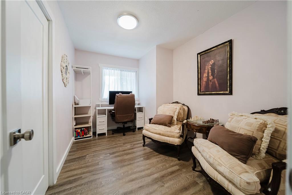 99 John Street W Property Photo 25