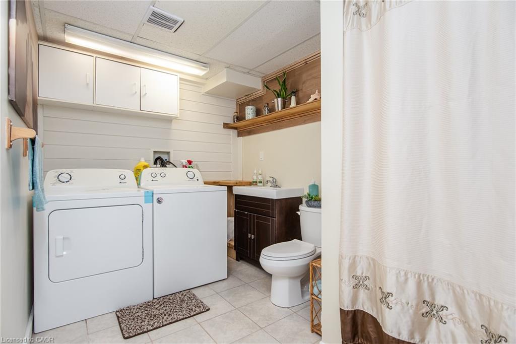 99 John Street W Property Photo 30