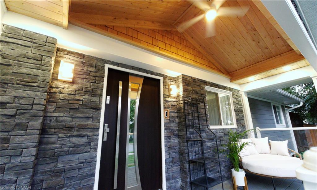 99 John Street W Property Photo 46