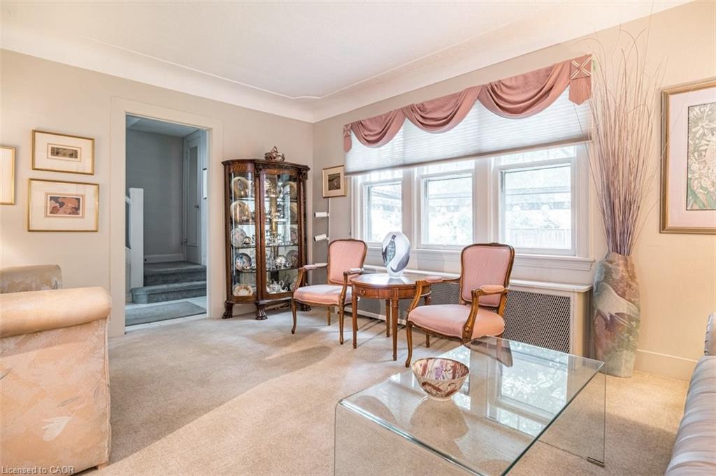 107 Bond Street S Property Photo 8